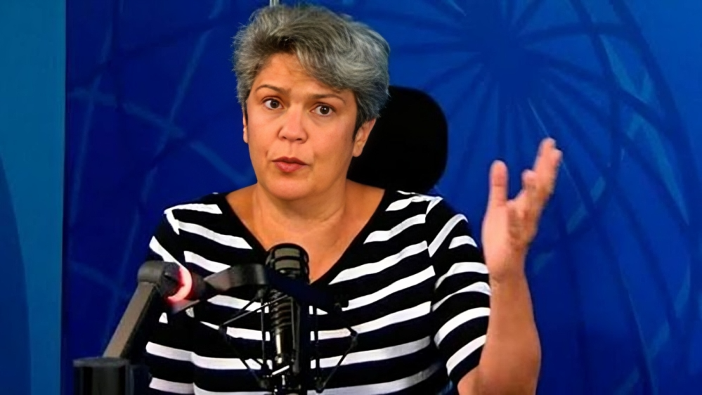 Economista Tamara Herrera advierte que el Estado no podría sostener un aumento salarial a largo plazo 