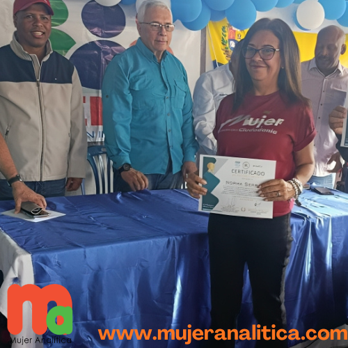 Organización Mujer y Ciudadanía celebra reconocimiento de la lideresa comunitaria Norma Serrano en Petare